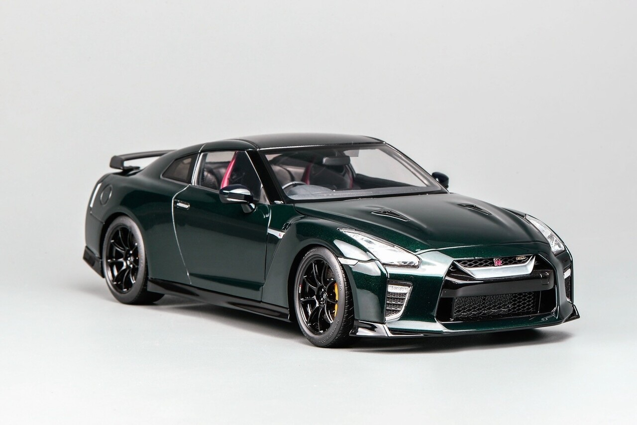 Nissan Nissan GT-R Nismo (R35) T-Spec Coupe 2022 - 1:18 - MotorHelix Nissan Nissan GT-R Nismo (R35) T-Spec Coupe 2022 - 1:18 - MotorHelix