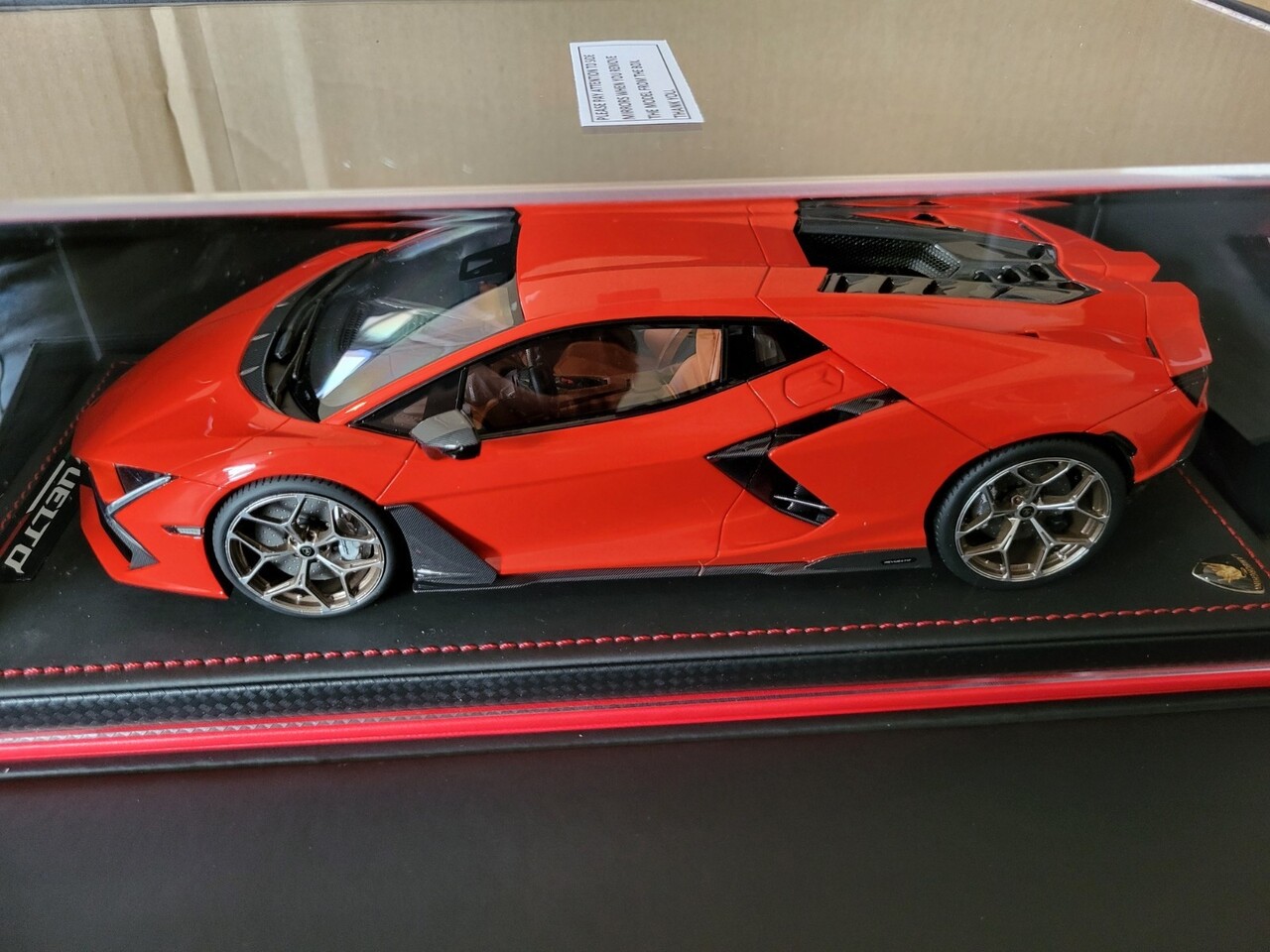 Lamborghini Lamborghini Countach LPi 800-4 2021 + Showcase - 1:18 - MR Collection Models Lamborghini Lamborghini Countach LPi 800-4 2021 + Showcase - 1:18 - MR Collection Models