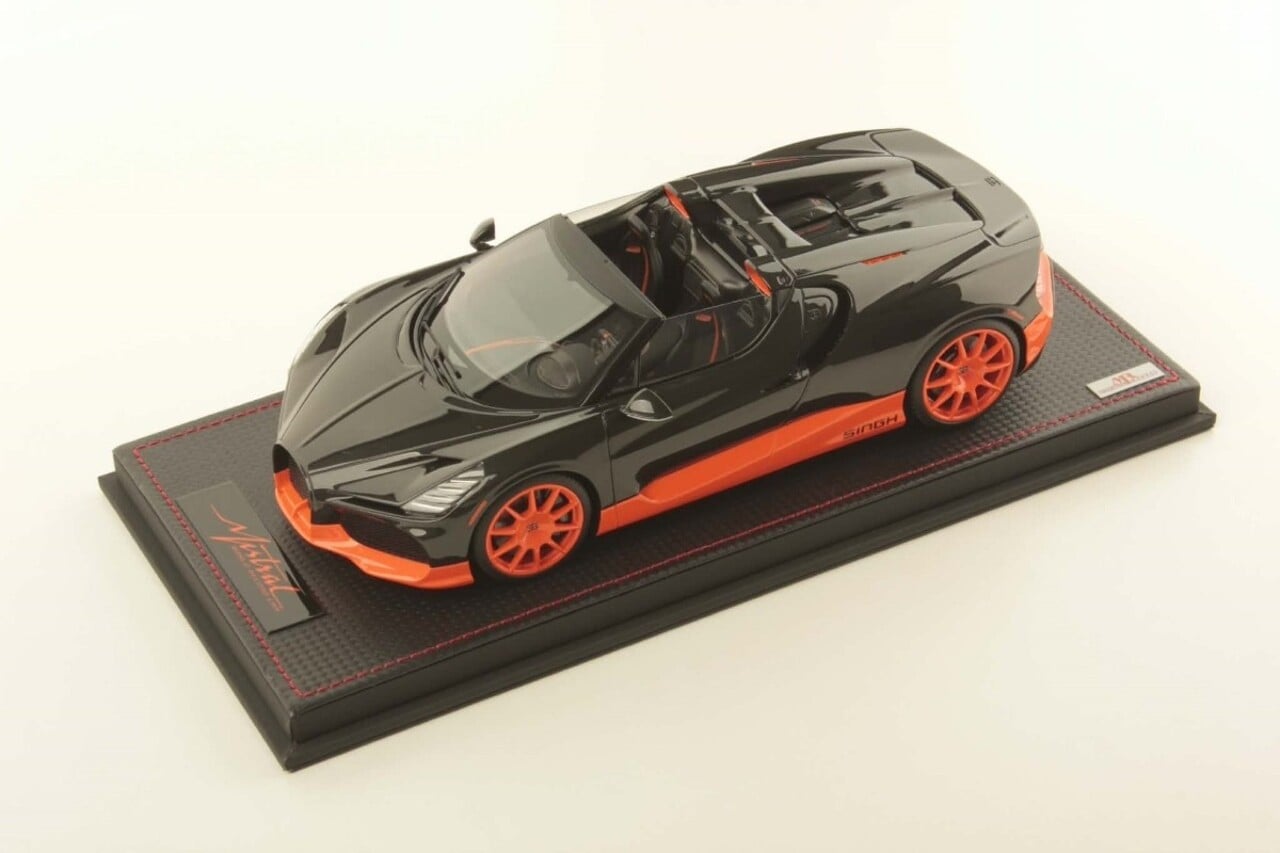 Bugatti Bugatti Mistral W16 World Record Configuration 2023 + Showcase - 1:18 - MR Collection Models Bugatti Bugatti Mistral W16 World Record Configuration 2023 + Showcase - 1:18 - MR Collection Models
