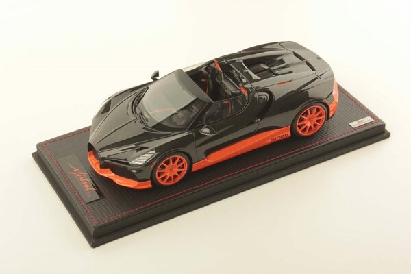 Bugatti Bugatti Mistral W16 World Record Configuration 2023 + Showcase - 1:18 - MR Collection Models Bugatti Bugatti Mistral W16 World Record Configuration 2023 + Showcase - 1:18 - MR Collection Models