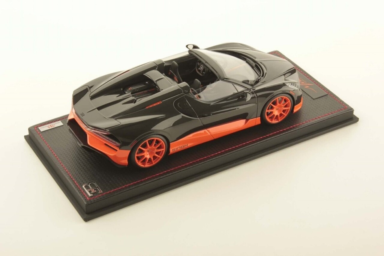 Bugatti Bugatti Mistral W16 World Record Configuration 2023 + Showcase - 1:18 - MR Collection Models Bugatti Bugatti Mistral W16 World Record Configuration 2023 + Showcase - 1:18 - MR Collection Models