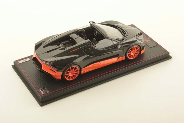 Bugatti Bugatti Mistral W16 World Record Configuration 2023 + Showcase - 1:18 - MR Collection Models Bugatti Bugatti Mistral W16 World Record Configuration 2023 + Showcase - 1:18 - MR Collection Models