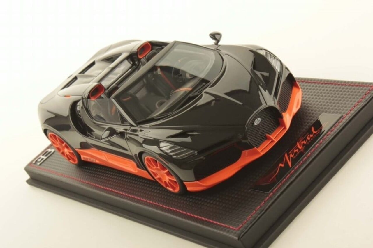 Bugatti Bugatti Mistral W16 World Record Configuration 2023 + Showcase - 1:18 - MR Collection Models Bugatti Bugatti Mistral W16 World Record Configuration 2023 + Showcase - 1:18 - MR Collection Models