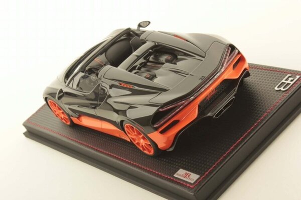 Bugatti Bugatti Mistral W16 World Record Configuration 2023 + Showcase - 1:18 - MR Collection Models Bugatti Bugatti Mistral W16 World Record Configuration 2023 + Showcase - 1:18 - MR Collection Models