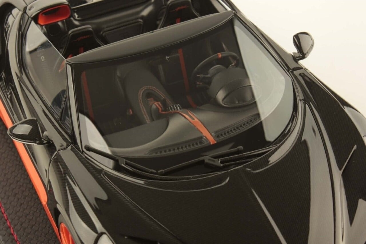 Bugatti Bugatti Mistral W16 World Record Configuration 2023 + Showcase - 1:18 - MR Collection Models Bugatti Bugatti Mistral W16 World Record Configuration 2023 + Showcase - 1:18 - MR Collection Models