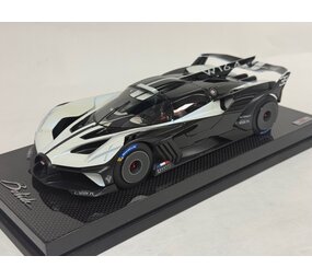 Bugatti Bugatti Bolide W16.4 8.0 Four-Turbo 1850 HP 500 KM/H 2020 + Showcase - 1:18 - MR Collection Models Bugatti Bugatti Bolide W16.4 8.0 Four-Turbo 1850 HP 500 KM/H 2020 + Showcase - 1:18 - MR Collection Models