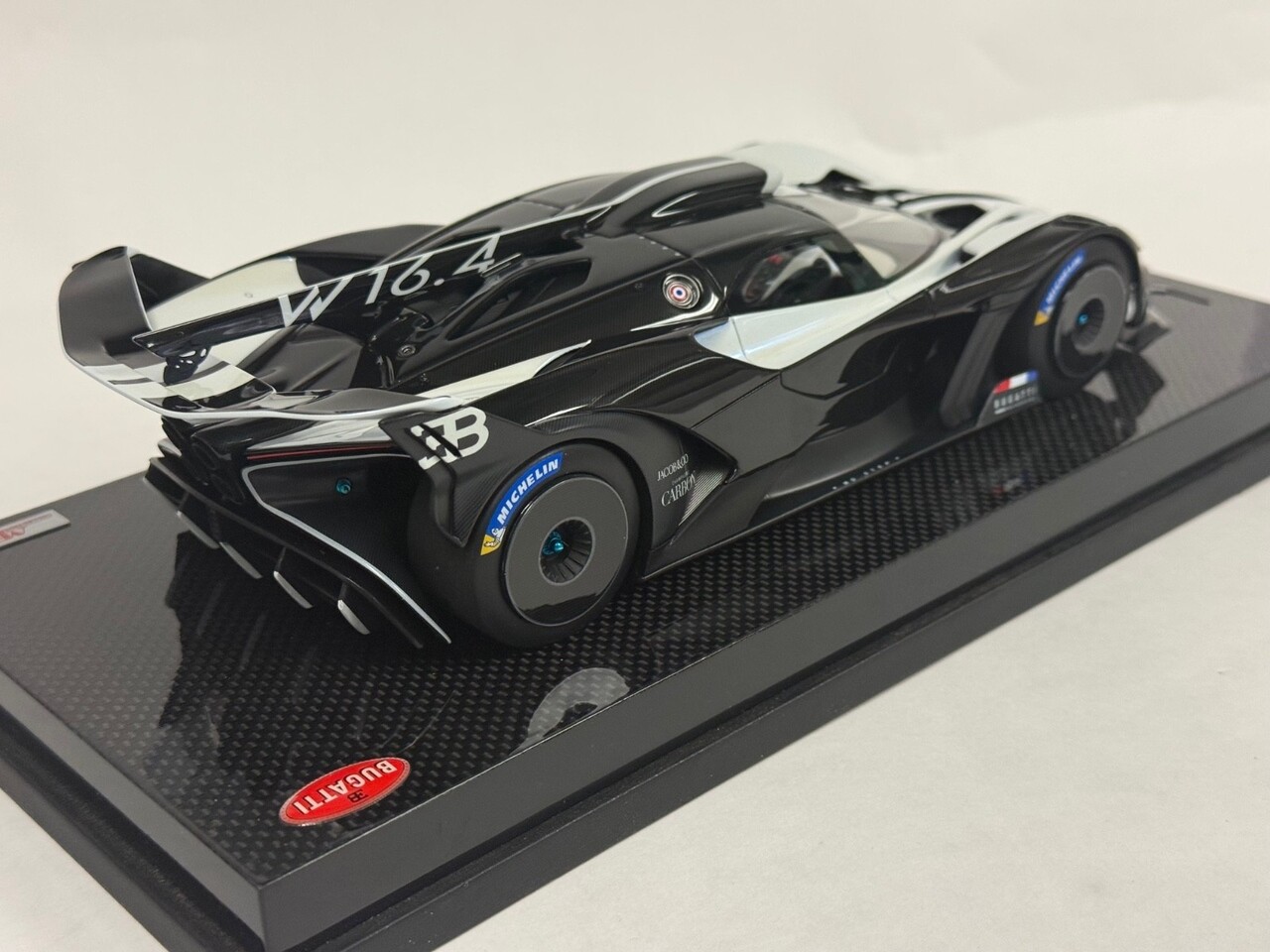 Bugatti Bugatti Bolide W16.4 8.0 Four-Turbo 1850 HP 500 KM/H 2020 + Showcase   - 1:18 -MR Collection Models