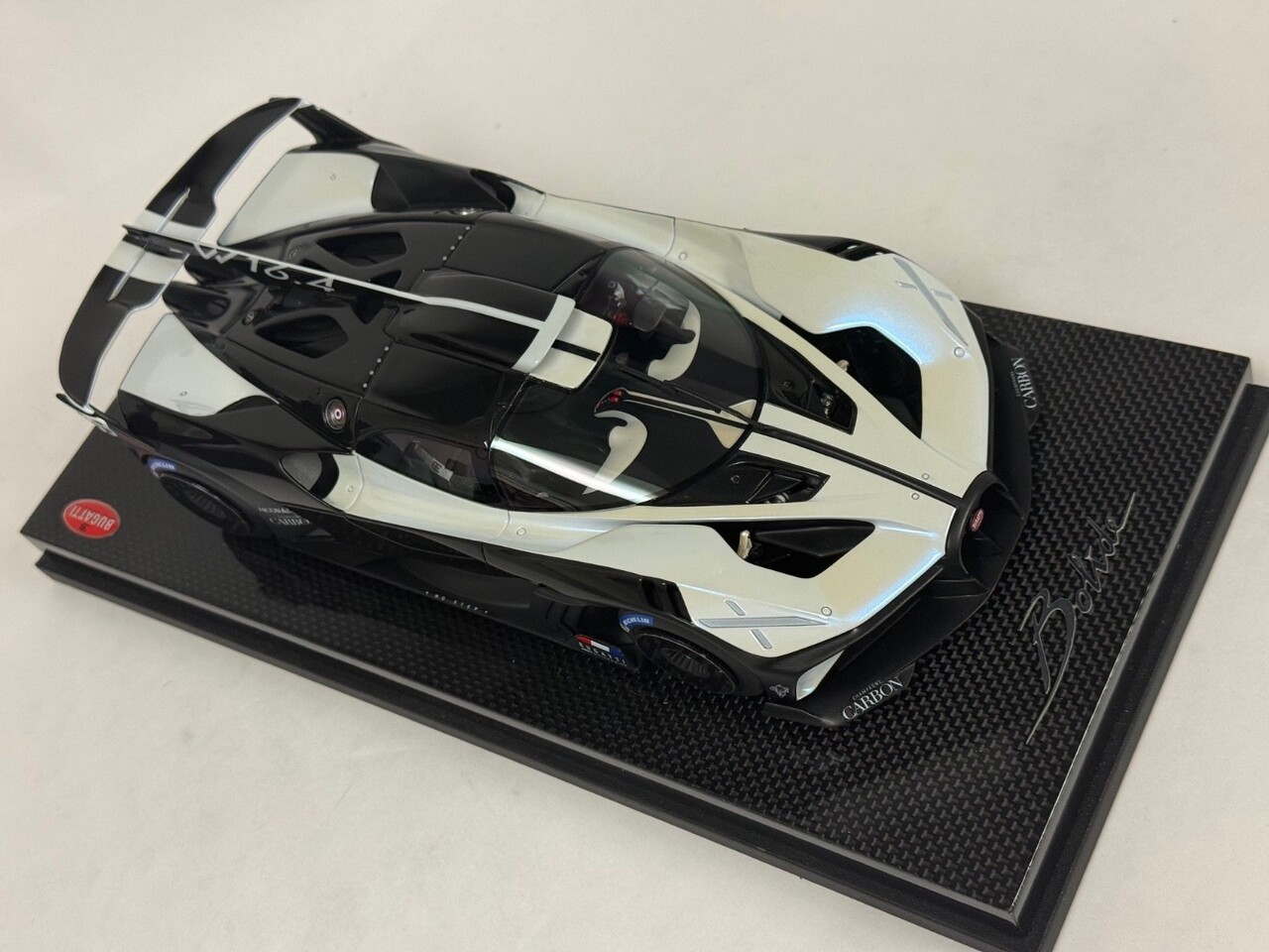 Bugatti Bugatti Bolide W16.4 8.0 Four-Turbo 1850 HP 500 KM/H 2020 + Showcase   - 1:18 -MR Collection Models