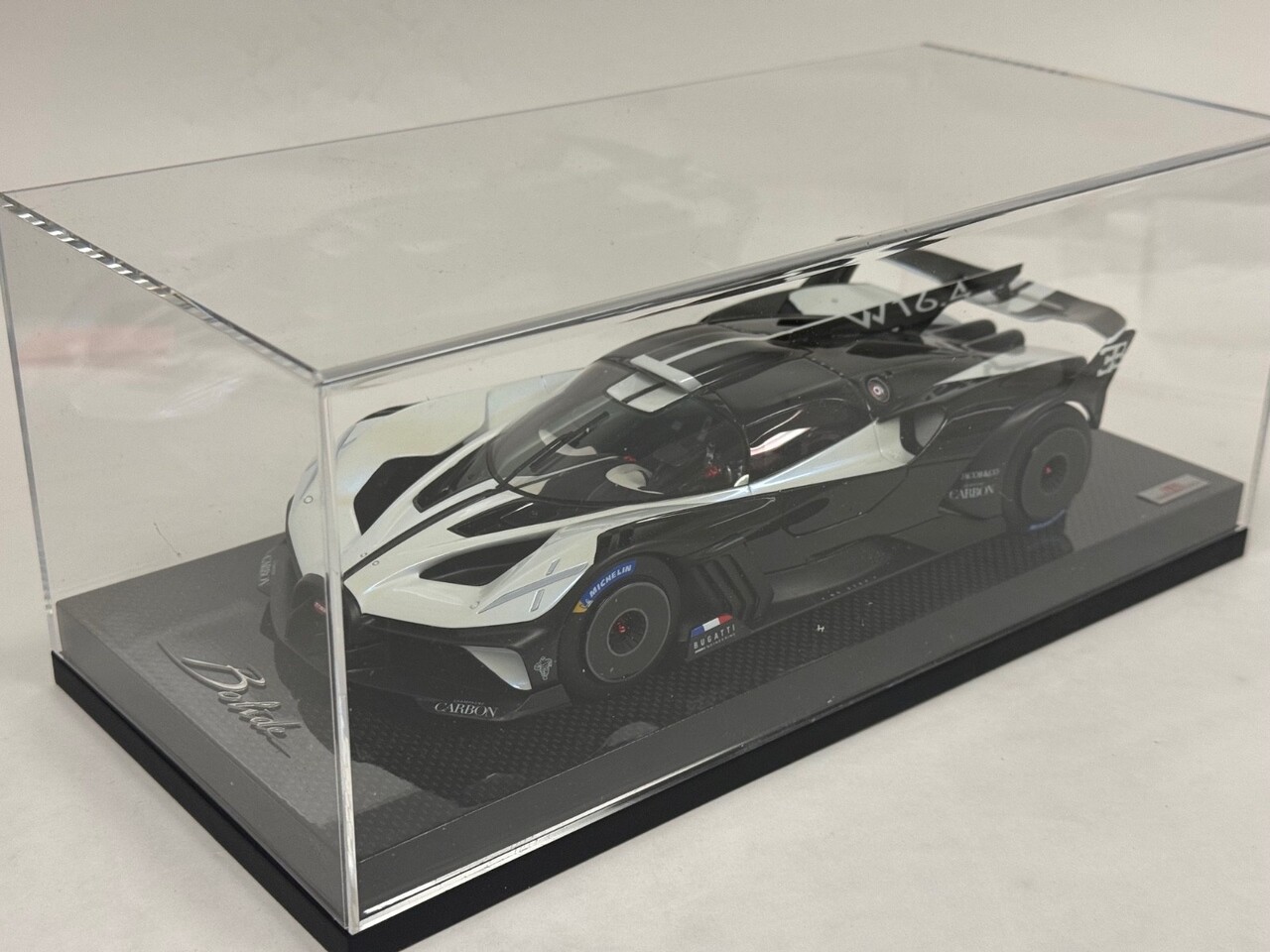 Bugatti Bugatti Bolide W16.4 8.0 Four-Turbo 1850 HP 500 KM/H 2020 + Showcase   - 1:18 -MR Collection Models