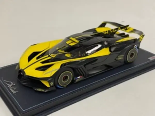 Bugatti Bugatti Bolide W16.4 8.0 Four-Turbo 1850 HP 500 KM/H 2020 + Showcase - 1:18 - MR Collection Models Bugatti Bugatti Bolide W16.4 8.0 Four-Turbo 1850 HP 500 KM/H 2020 + Showcase - 1:18 - MR Collection Models