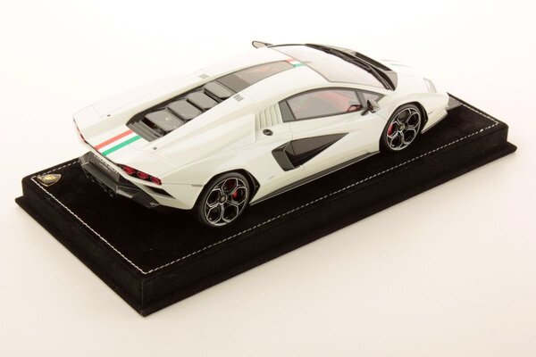 Lamborghini Lamborghini Countach LPi 800-4 Italian Livery 2021 + Showcase - 1:18 - MR Collection Models Lamborghini Lamborghini Countach LPi 800-4 Italian Livery 2021 + Showcase - 1:18 - MR Collection Models