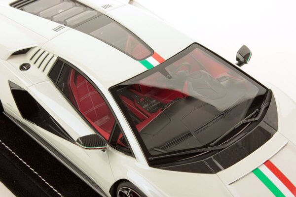 Lamborghini Lamborghini Countach LPi 800-4 Italian Livery 2021 + Showcase - 1:18 - MR Collection Models Lamborghini Lamborghini Countach LPi 800-4 Italian Livery 2021 + Showcase - 1:18 - MR Collection Models