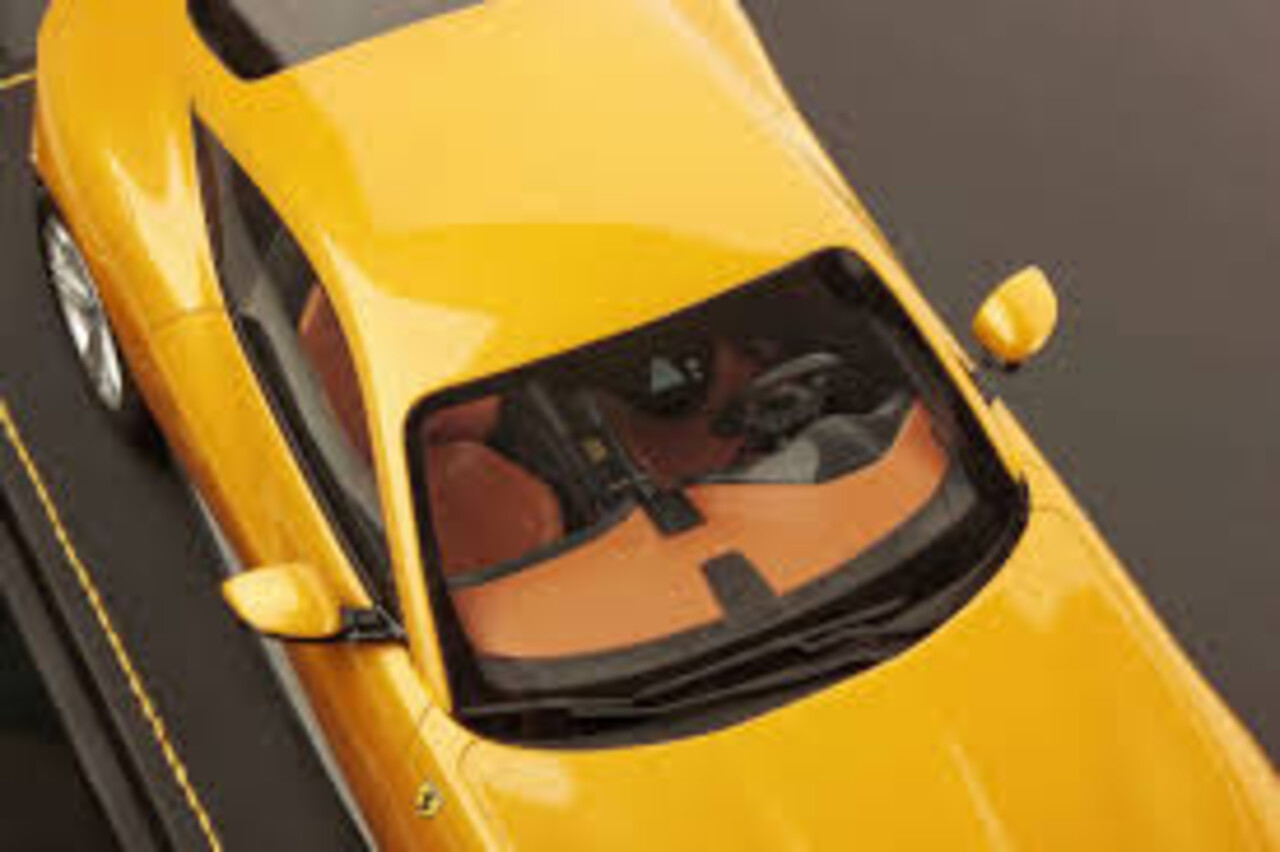 Ferrari Ferrari Amalfi 2025 + Showcase - 1:18 - MR Collection Models Ferrari Ferrari Amalfi 2025 + Showcase - 1:18 - MR Collection Models