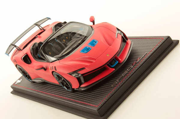 Ferrari Ferrari SF90 XX Stradale Spider 2024 + Showcase - 1:18 - MR Collection Models Ferrari Ferrari SF90 XX Stradale Spider 2024 + Showcase - 1:18 - MR Collection Models