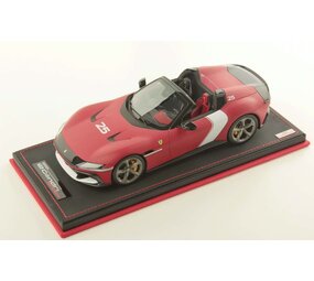 Ferrari Ferrari 12 Cilinders V12 830CV Spider Open #25 2025 + Showcase - 1:18 - MR Collection Models Ferrari Ferrari 12 Cilinders V12 830CV Spider Open #25 2025 + Showcase - 1:18 - MR Collection Models