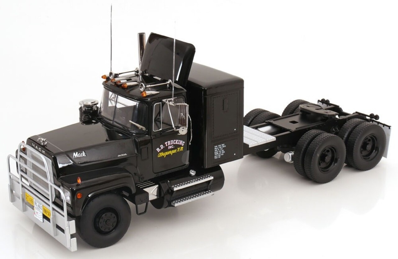Mack Mack RL 700L 1974 'R.D. Trucking Inc.' - 1:18 - Road Kings Mack Mack RL 700L 1974 'R.D. Trucking Inc.' - 1:18 - Road Kings