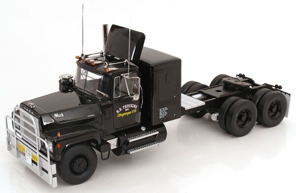 Mack Mack RL 700L 1974 'R.D. Trucking Inc.' - 1:18 - Road Kings Mack Mack RL 700L 1974 'R.D. Trucking Inc.' - 1:18 - Road Kings