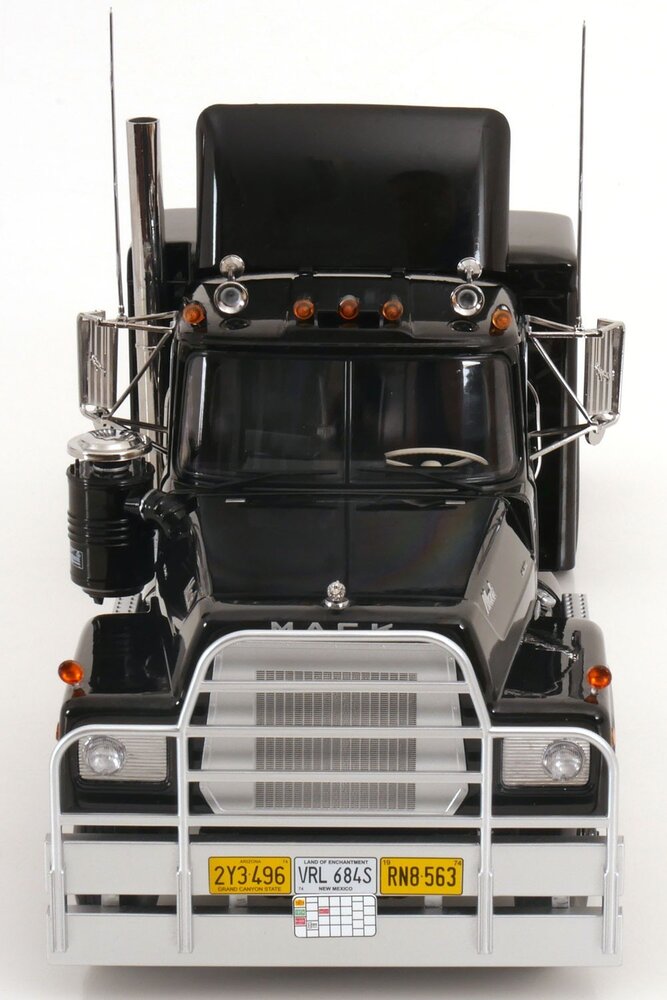 Mack Mack RL 700L 1974 'R.D. Trucking Inc.' - 1:18 - Road Kings Mack Mack RL 700L 1974 'R.D. Trucking Inc.' - 1:18 - Road Kings