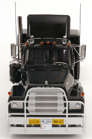 Mack Mack RL 700L 1974 'R.D. Trucking Inc.' - 1:18 - Road Kings Mack Mack RL 700L 1974 'R.D. Trucking Inc.' - 1:18 - Road Kings