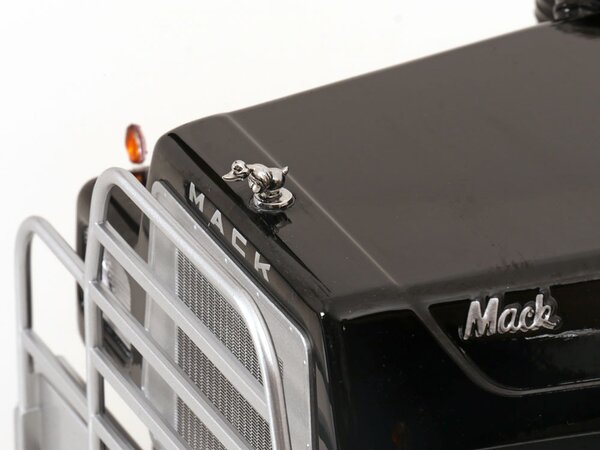 Mack Mack RL 700L 1974 'R.D. Trucking Inc.' - 1:18 - Road Kings Mack Mack RL 700L 1974 'R.D. Trucking Inc.' - 1:18 - Road Kings