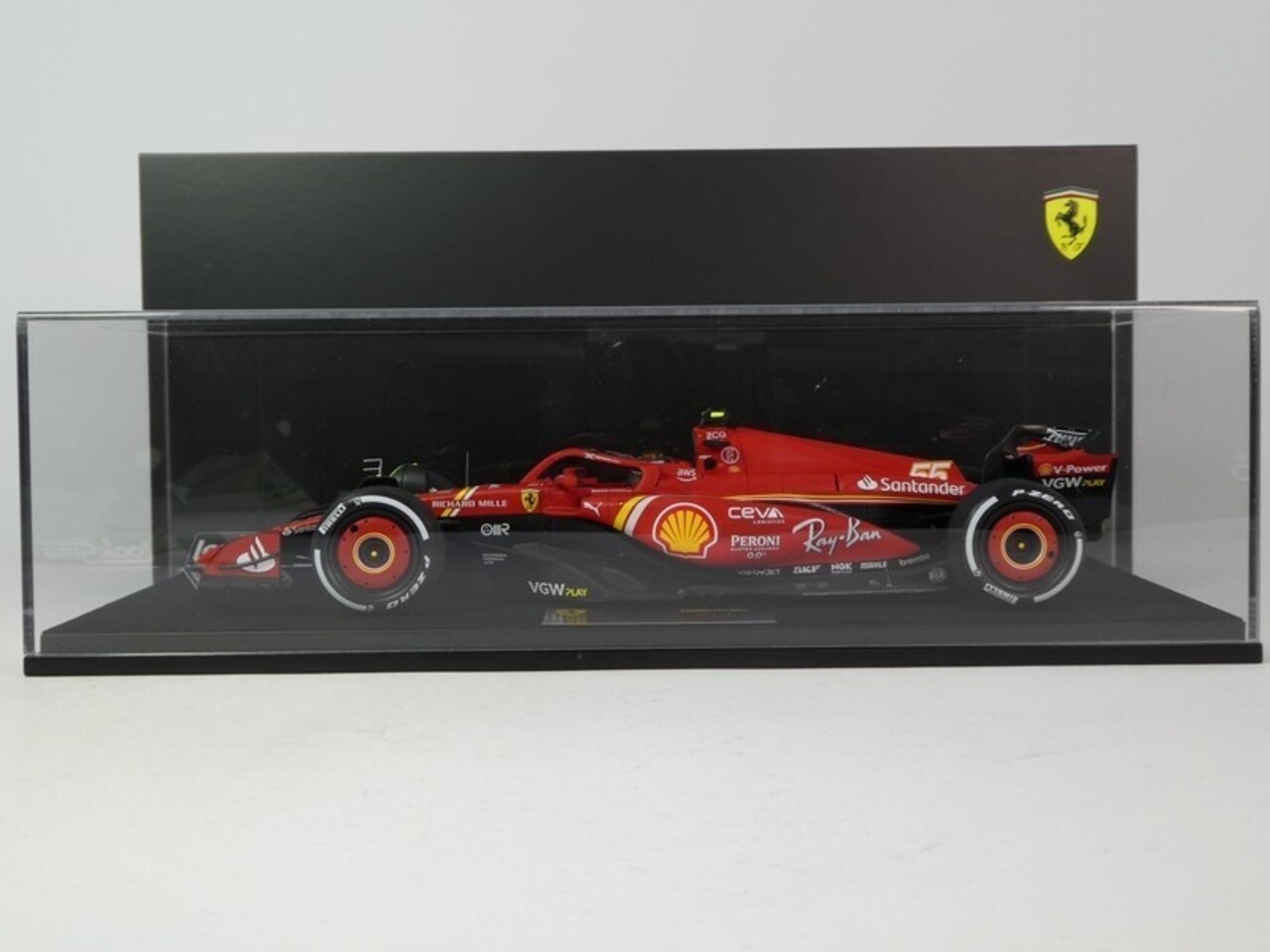 Formule 1 Ferrari SF-24 #55 Team Scuderia Ferrari 3rd GP Bahrain 2024 (C. Sainz) - 1:18 - LookSmart