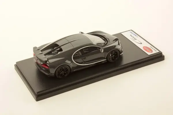 Bugatti Bugatti Chiron Sport #16 Wing Up 2019 Silver Frame - 1:43 - LookSmart Bugatti Bugatti Chiron Sport #16 Wing Up 2019 Silver Frame - 1:43 - LookSmart