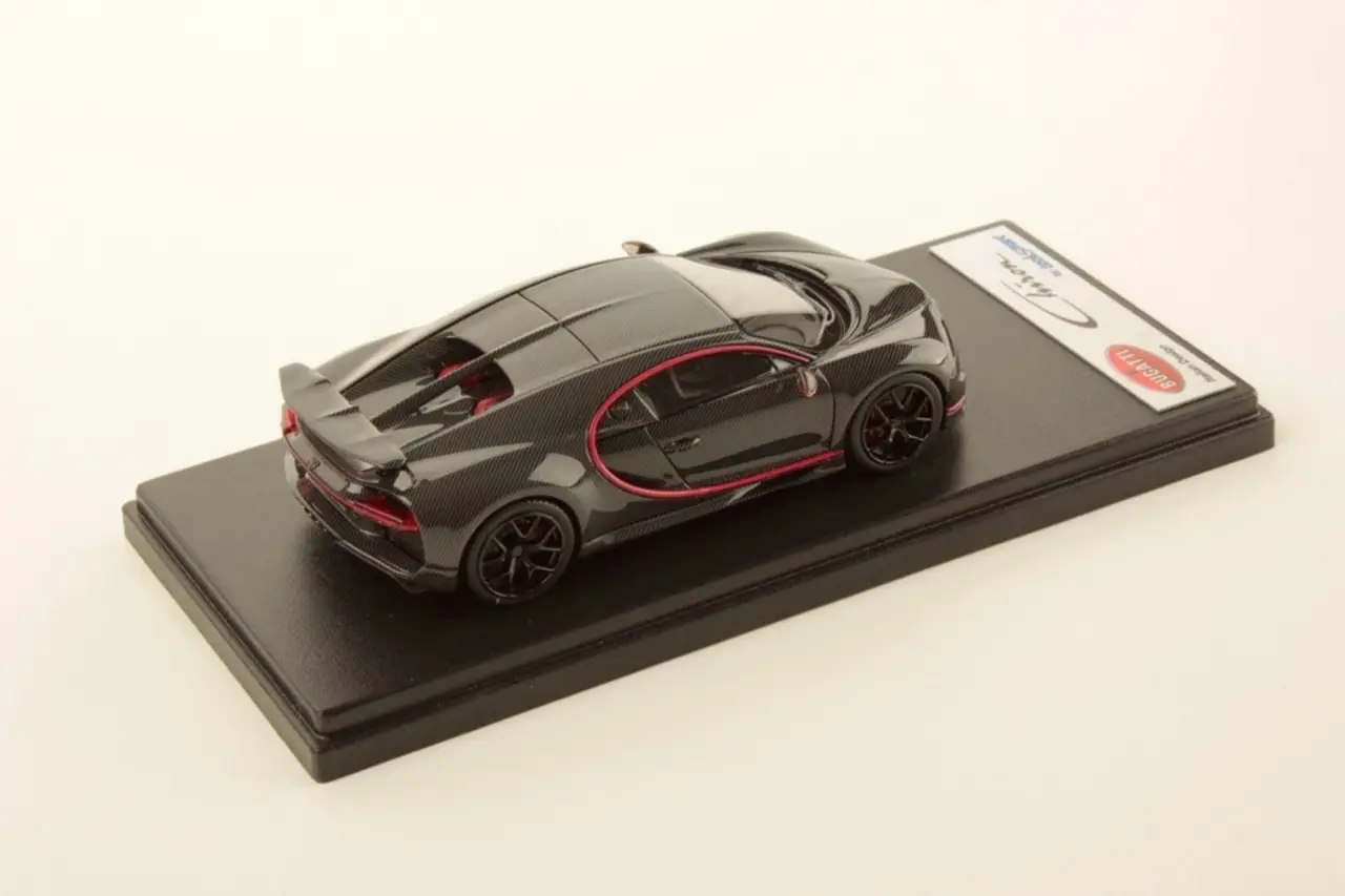 Bugatti Bugatti Chiron Sport #16 Wing Up 2019 Italian Red Frame - 1:43 - LookSmart Bugatti Bugatti Chiron Sport #16 Wing Up 2019 Italian Red Frame - 1:43 - LookSmart