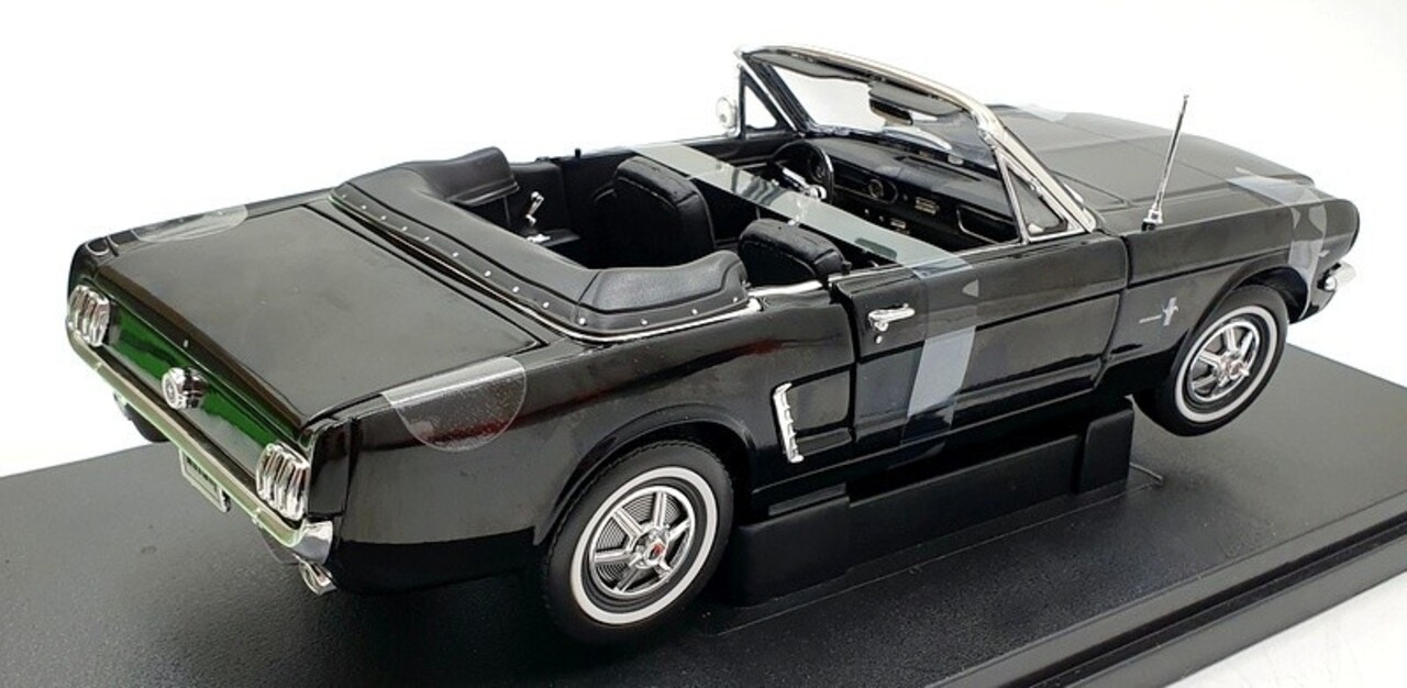 Ford Ford Mustang Cabriolet 1964 - 1:18 - Welly Ford Ford Mustang Cabriolet 1964 - 1:18 - Welly