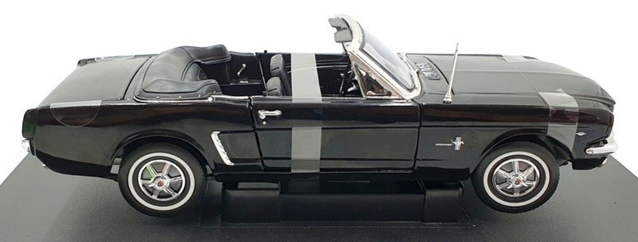 Ford Ford Mustang Cabriolet 1964 - 1:18 - Welly Ford Ford Mustang Cabriolet 1964 - 1:18 - Welly