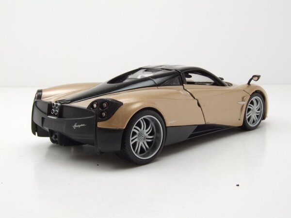 Pagani Pagani Huayra 2017 - 1:24 - Motor Max Pagani Pagani Huayra 2017 - 1:24 - Motor Max