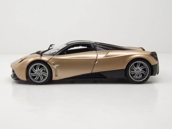 Pagani Pagani Huayra 2017 - 1:24 - Motor Max Pagani Pagani Huayra 2017 - 1:24 - Motor Max
