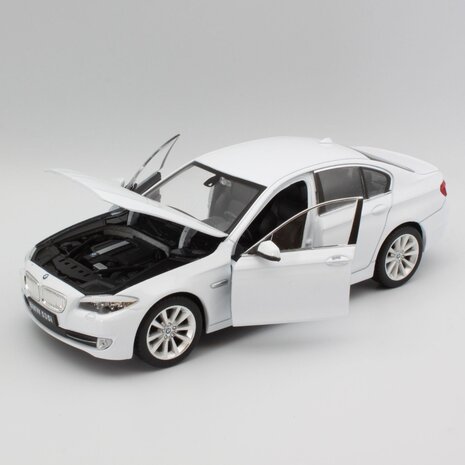 BMW BMW 535i (F10) 2010 - 1:24 - Welly BMW BMW 535i (F10) 2010 - 1:24 - Welly