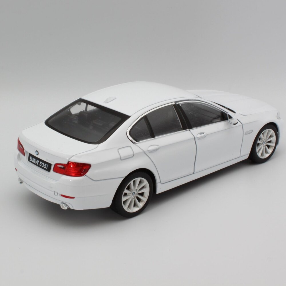 BMW BMW 535i (F10) 2010 - 1:24 - Welly BMW BMW 535i (F10) 2010 - 1:24 - Welly