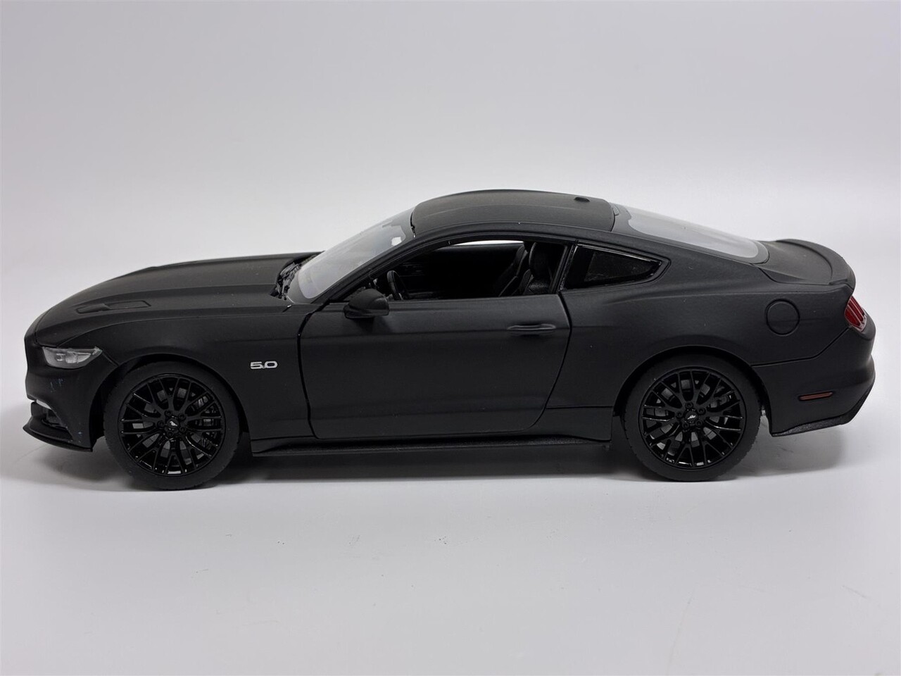 Ford Ford Mustang GT 2015 - 1:24 - Welly