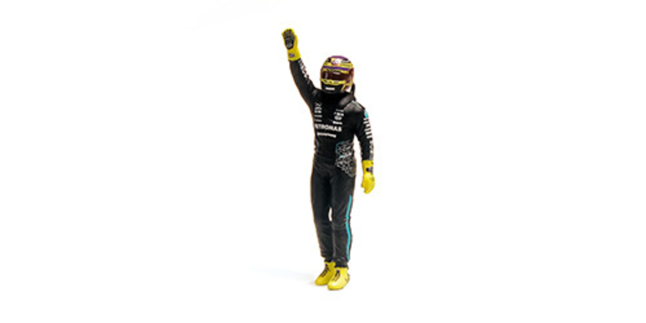 Formule 1 Mercedes-AMG Petronas F1 W15 E Perf., Hamilton, Last Race Mercedes GP Abu Dhabi '24 + figurine - 1:43 - Minichamps