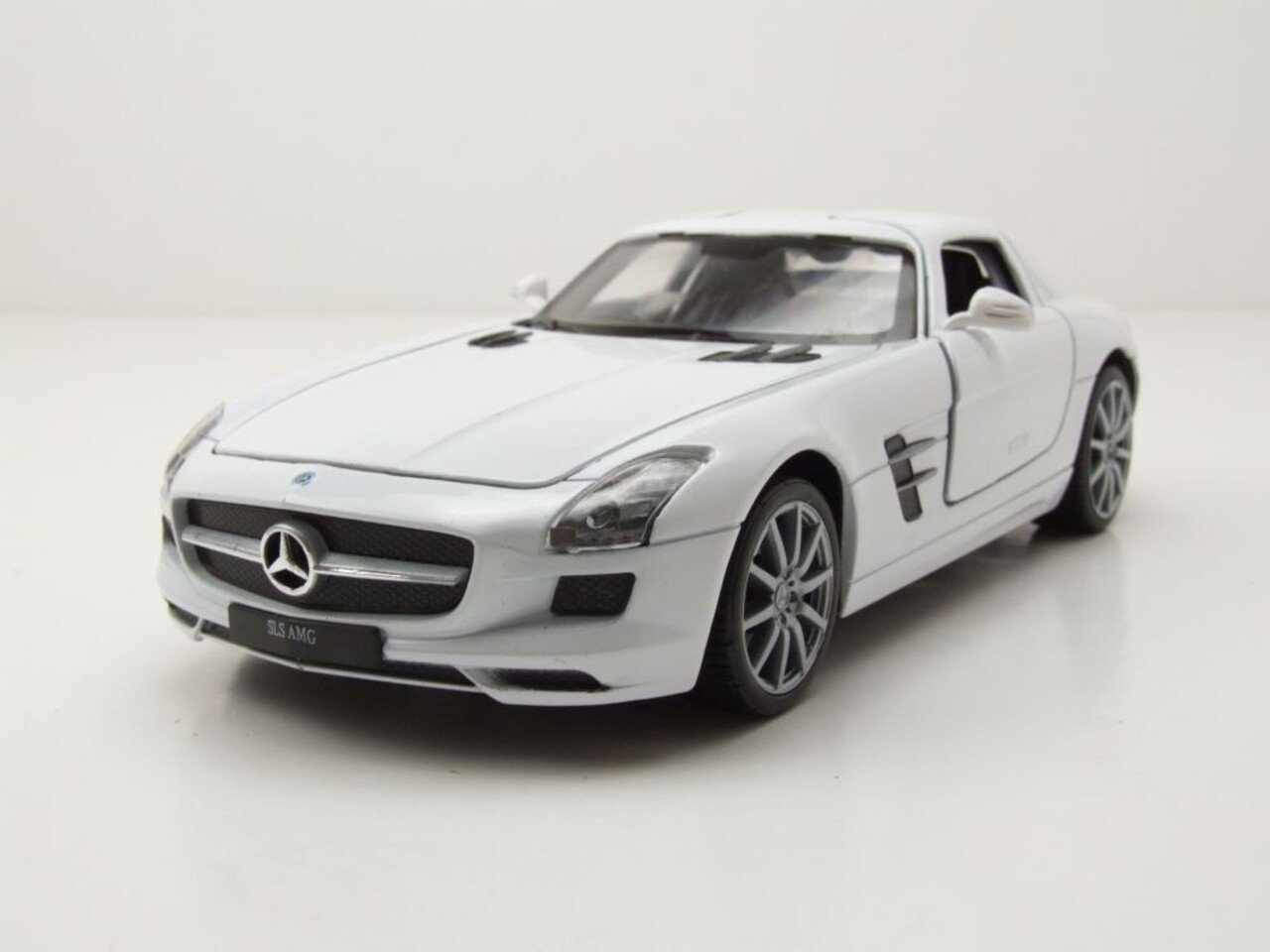 Mercedes-Benz Mercedes-Benz SLS AMG 2010 - 1:24 - Welly Mercedes-Benz Mercedes-Benz SLS AMG 2010 - 1:24 - Welly