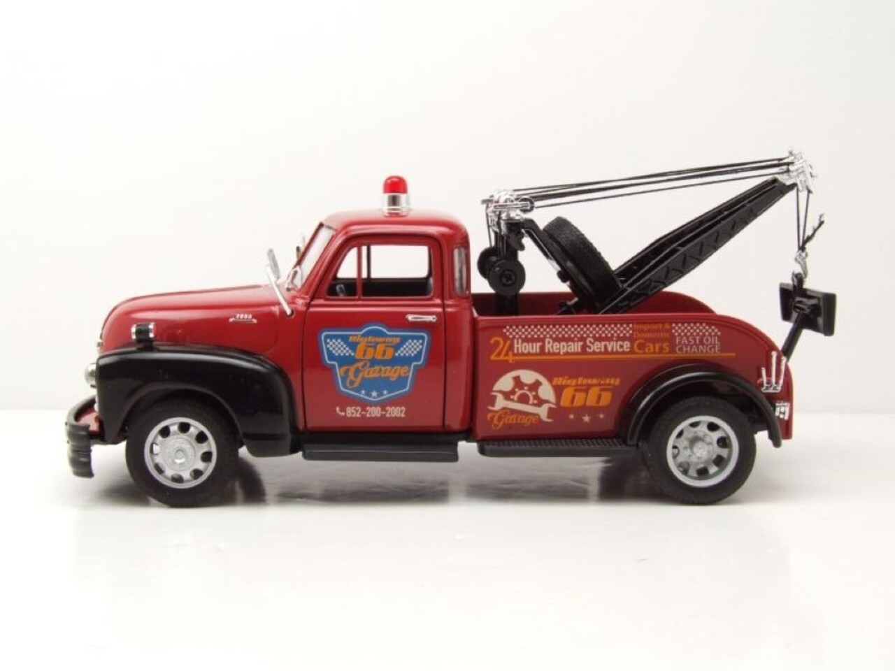 Chevrolet Chevrolet 3800 Tow Truck 'Highway 66 Garage' 1953 - 1:24 - Welly Chevrolet Chevrolet 3800 Tow Truck 'Highway 66 Garage' 1953 - 1:24 - Welly