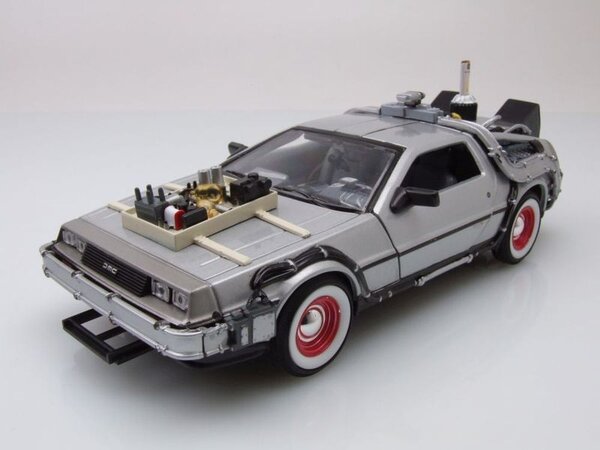 Movie Memorabilia DeLorean Time Machine Back To The Future III 1987 - 1:24 - Welly