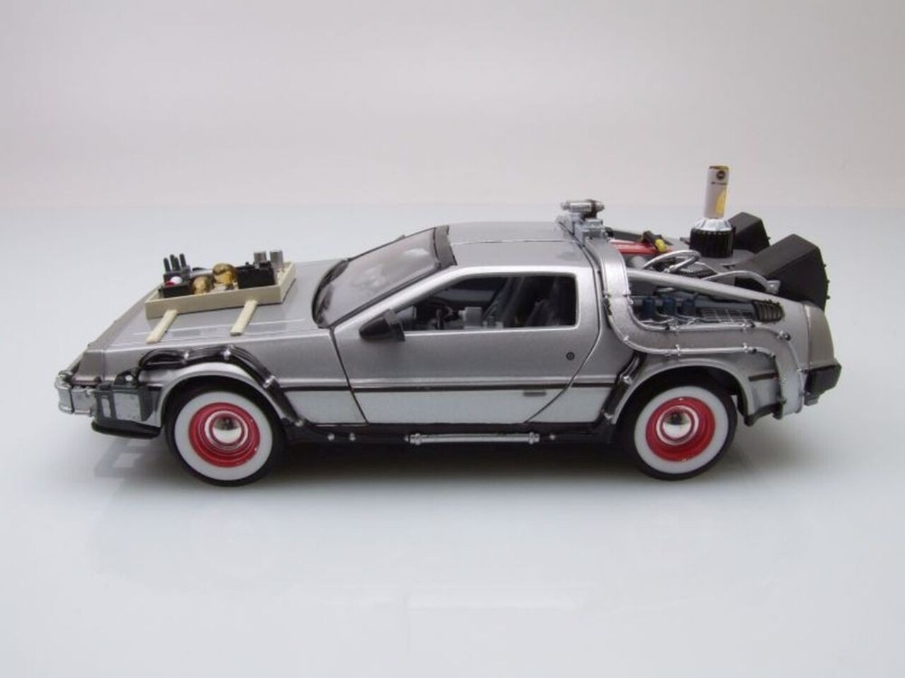 Movie Memorabilia DeLorean Time Machine Back To The Future III 1987 - 1:24 - Welly