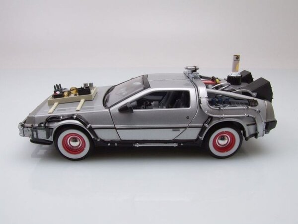 Movie Memorabilia DeLorean Time Machine Back To The Future III 1987 - 1:24 - Welly