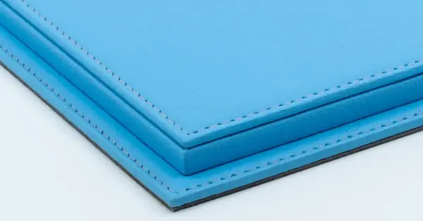 Atlantic Acrylic Display Case Mulhouse + Blue Leather Base - 1:12 - Atlantic Atlantic Acrylic Display Case Mulhouse + Blue Leather Base - 1:12 - Atlantic
