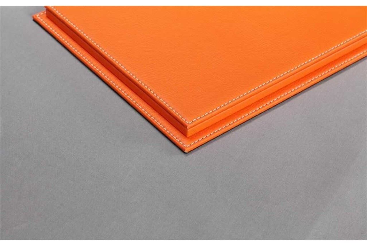 Atlantic Acrylic Display Case Mulhouse + Orange Leather Base - 1:12 - Atlantic Atlantic Acrylic Display Case Mulhouse + Orange Leather Base - 1:12 - Atlantic