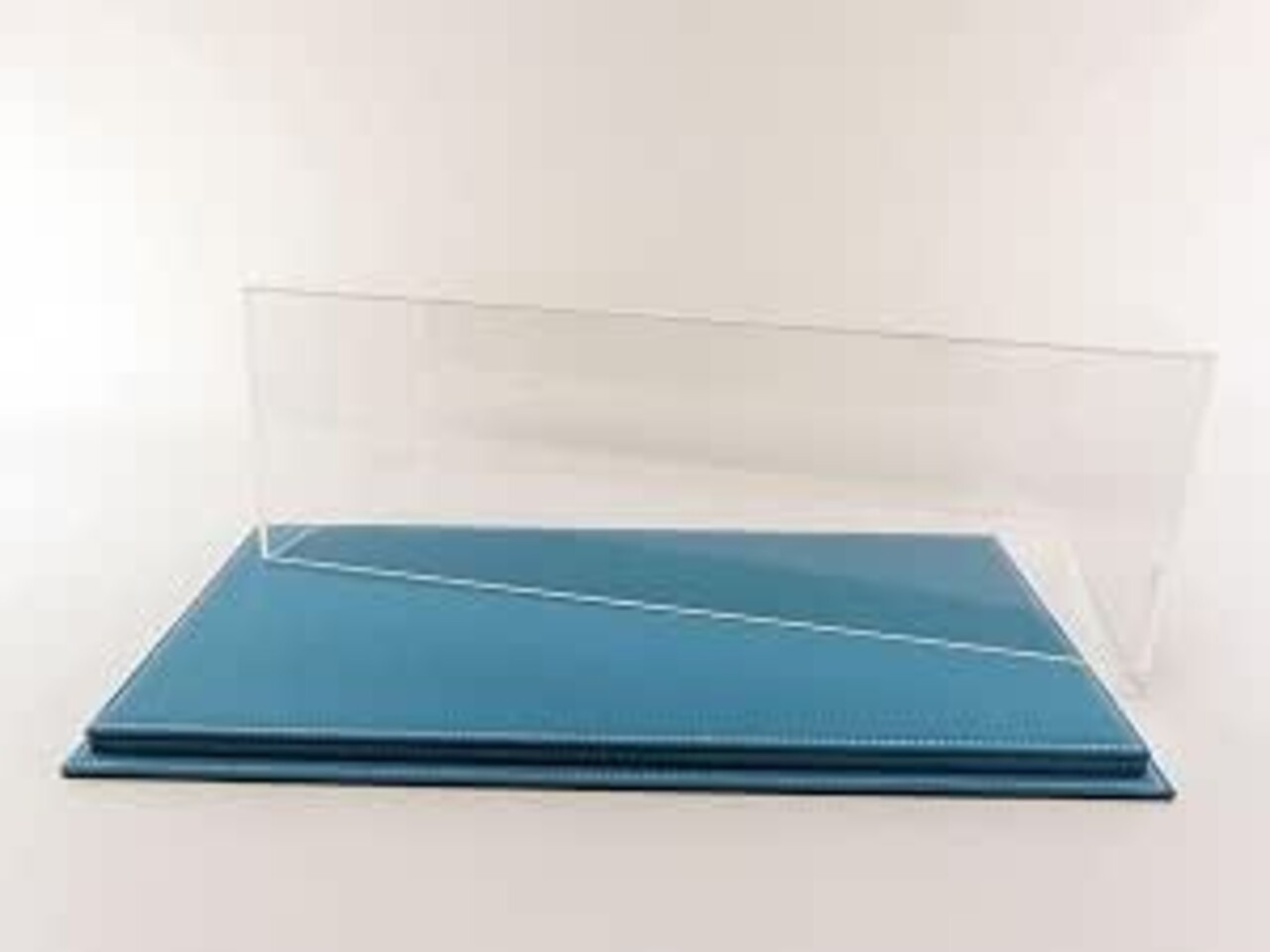 Atlantic Acrylic Display Case Mulhouse + Blue/Green Leather Base - 1:12 - Atlantic Atlantic Acrylic Display Case Mulhouse + Blue/Green Leather Base - 1:12 - Atlantic