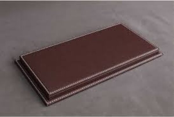 Atlantic Acrylic Display Case Mulhouse + Dark Brown Leather Base - 1:12 - Atlantic Atlantic Acrylic Display Case Mulhouse + Dark Brown Leather Base - 1:12 - Atlantic
