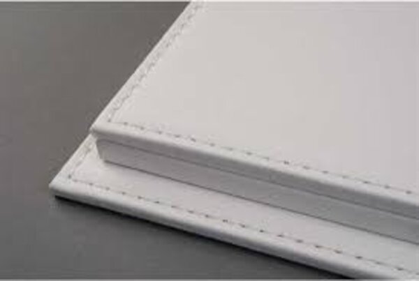 Atlantic Acrylic Display Case Mulhouse + White Leather Base - 1:12 - Atlantic