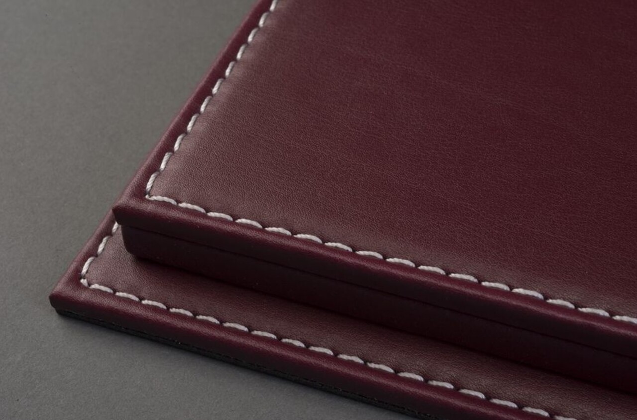 Atlantic Acrylic Display Case Mulhouse with Burgundy Leather Base - 1:18 - Atlantic Atlantic Acrylic Display Case Mulhouse with Burgundy Leather Base - 1:18 - Atlantic