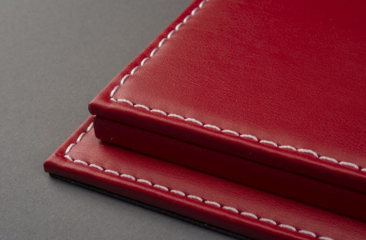 Atlantic Acrylic Display Case Mulhouse with Red Leather Base - 1:18 - Atlantic Atlantic Acrylic Display Case Mulhouse with Red Leather Base - 1:18 - Atlantic