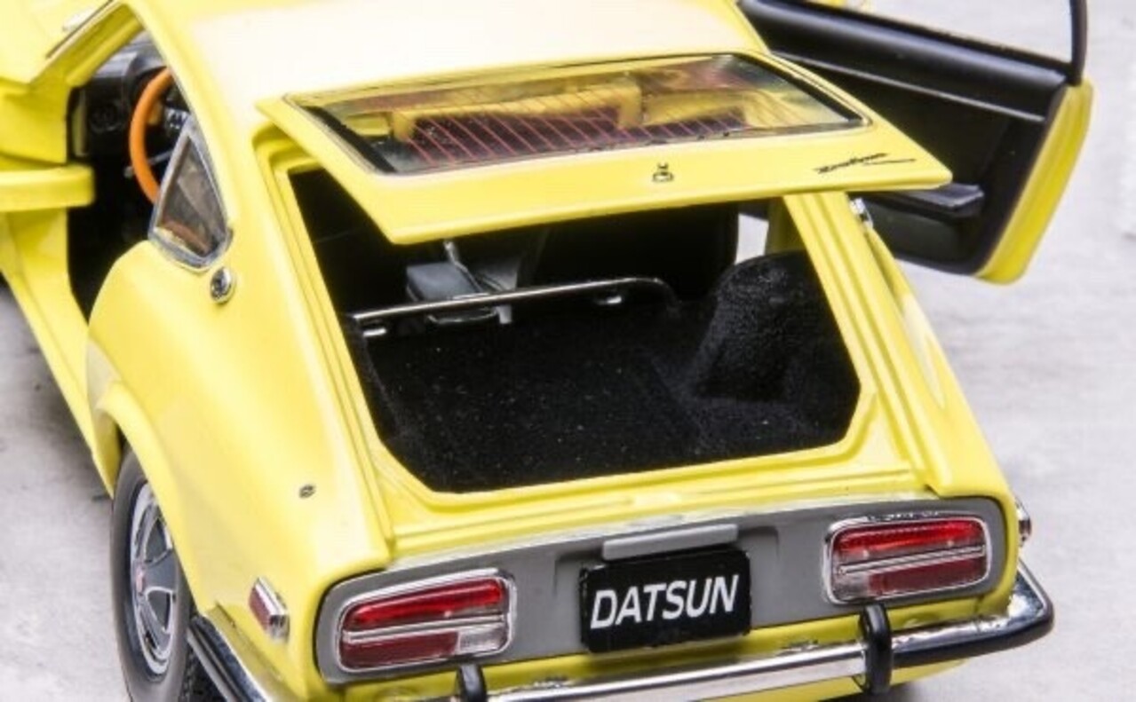 Datsun Nissan Datsun 240Z 1972 - 1:18 - Sun Star Datsun Nissan Datsun 240Z 1972 - 1:18 - Sun Star
