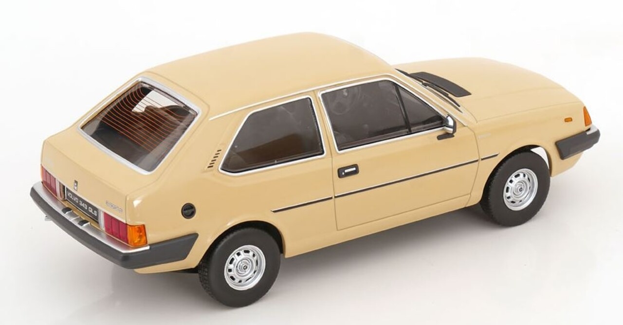 Volvo Volvo 343 GLS 1982 - 1:18 - Triple 9 Collection Volvo Volvo 343 GLS 1982 - 1:18 - Triple 9 Collection