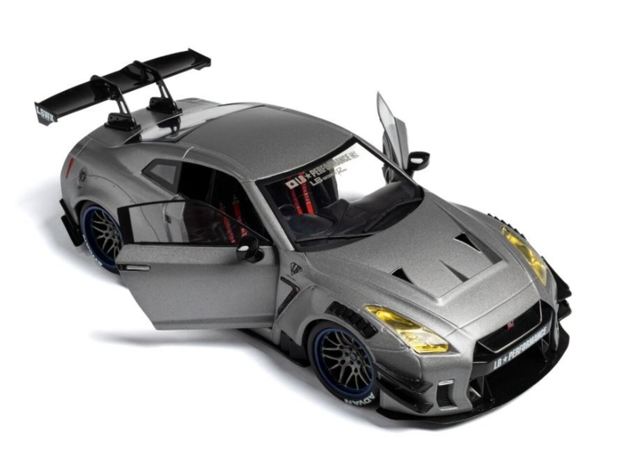 Nissan Nissan GT-R (R35) Liberty Walk Body Kit 2.0 2023 - 1:18 - Solido